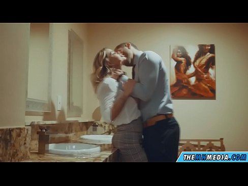 ❤️ Gava ku blondeyek busty we di nav hewşek gelemperî de dixapîne ❤ Vîdyoyê seksî li me ku.kanalmoscow.ru ❤